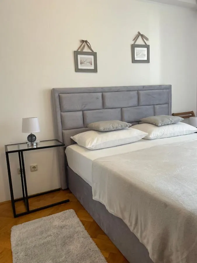 Apartment Isabell elérhetőségei